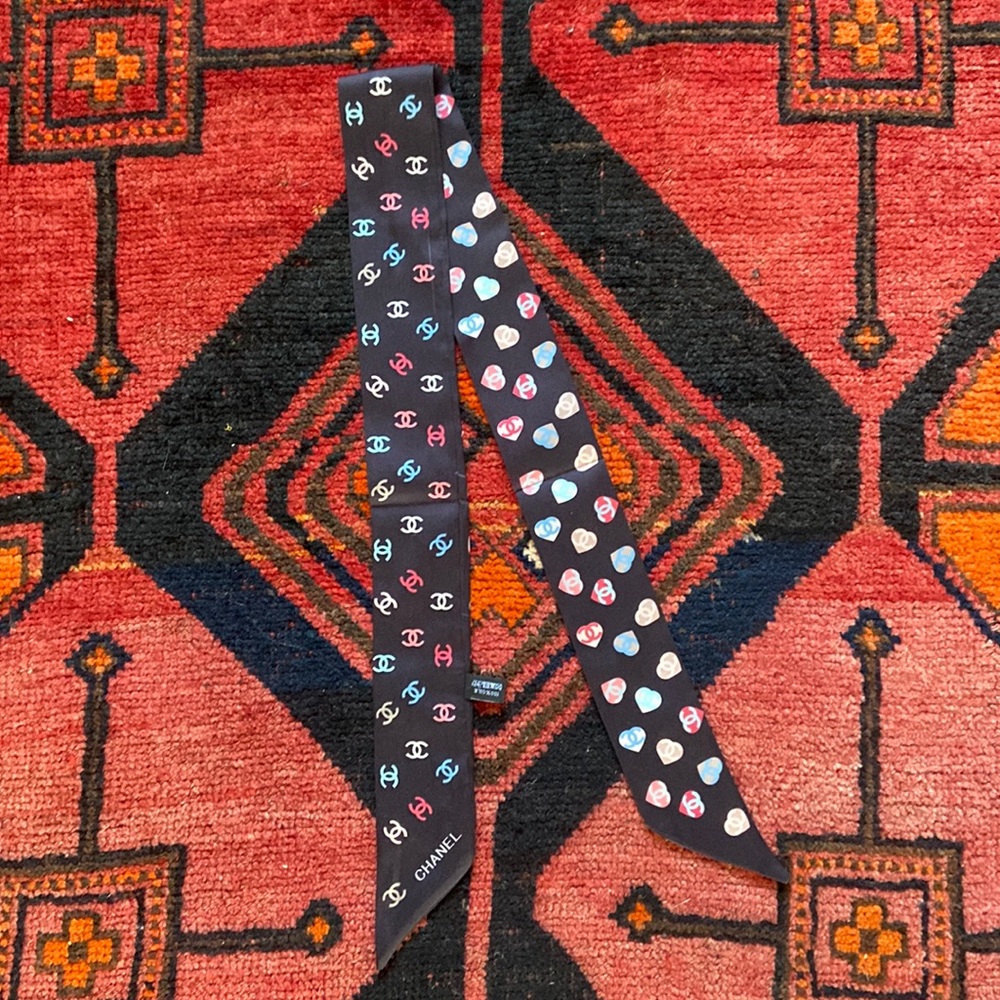 Channel love tie